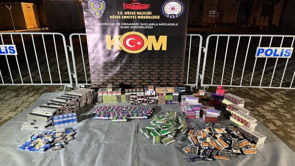 D&uuml;zce&rsquo;de &ccedil;ok sayıda ka&ccedil;ak elektronik sigara t&uuml;t&uuml;n&uuml; ele ge&ccedil;irildi
