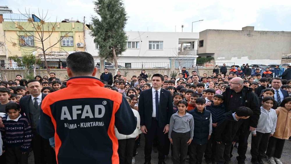 Nusaybin&rsquo;de deprem tatbikatı ger&ccedil;ekleştirildi
