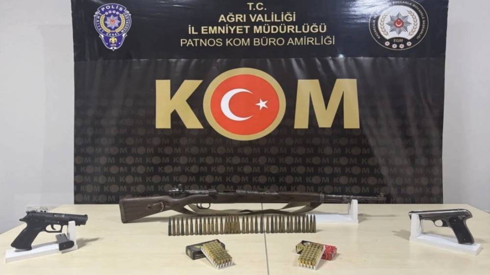 Ağrı&rsquo;da ka&ccedil;ak sigara ve akaryakıt ele ge&ccedil;irildi
