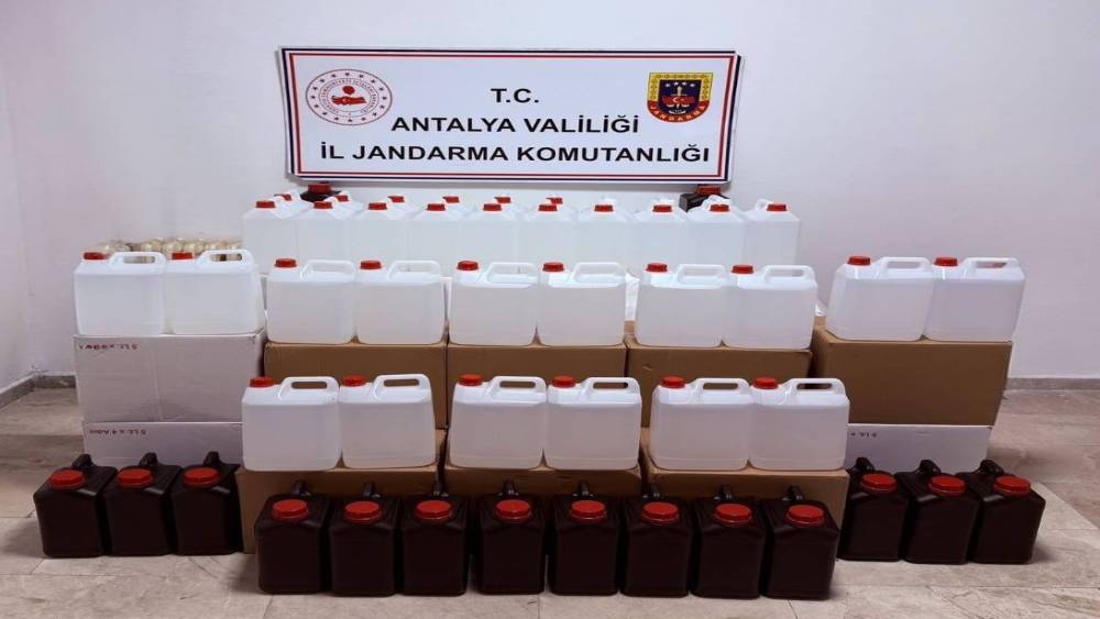 Antalya&rsquo;da 500 litre ka&ccedil;ak etil alkol ele ge&ccedil;irildi
