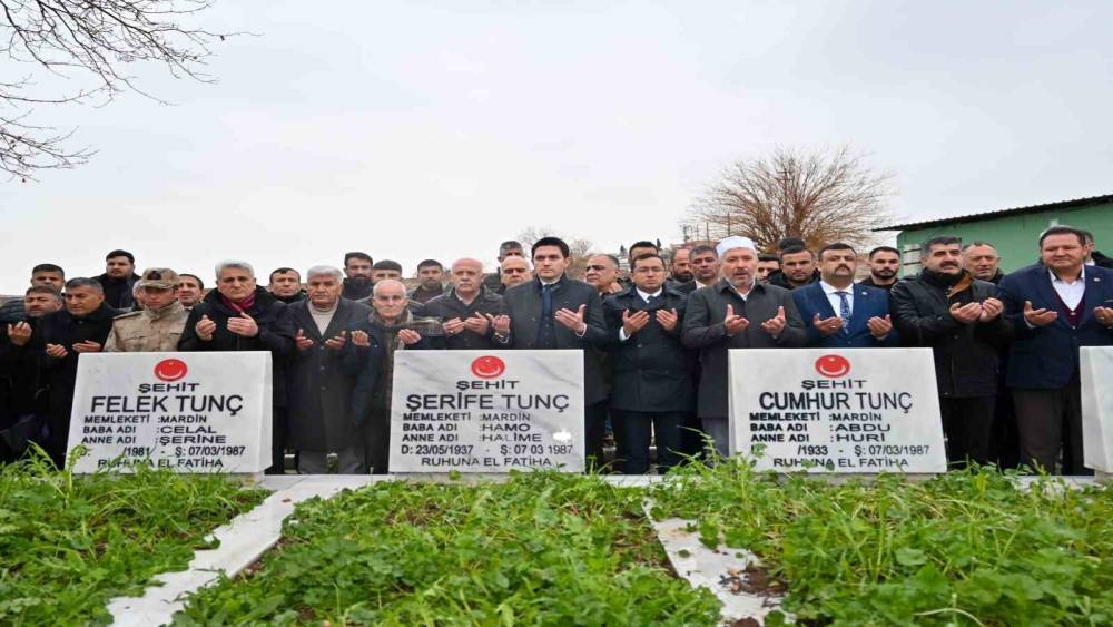 Mardin&rsquo;de 39 yıl &ouml;nce ter&ouml;r &ouml;rg&uuml;t&uuml;n&uuml;n şehit ettiği 8 kişi dualarla anıldı
