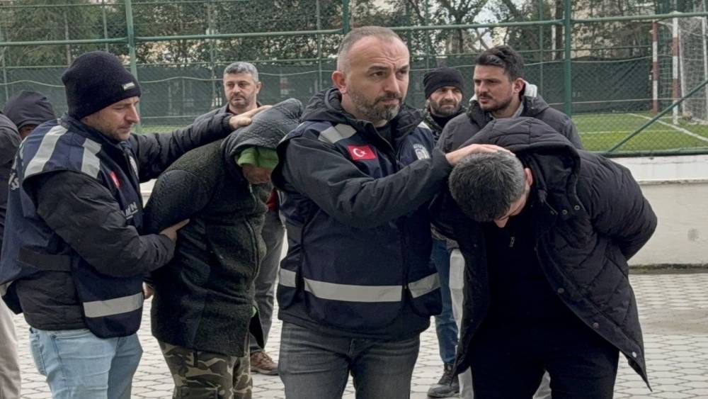 "Kahraman kurye" ara&ccedil; kundaklamaktan tutuklandı
