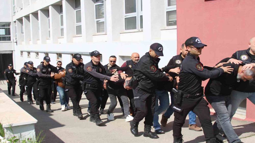 Islak mendil s&uuml;s&uuml; &ccedil;&ouml;kertildi: "Afiyet olsun" kamuflajı pes dedirtti
