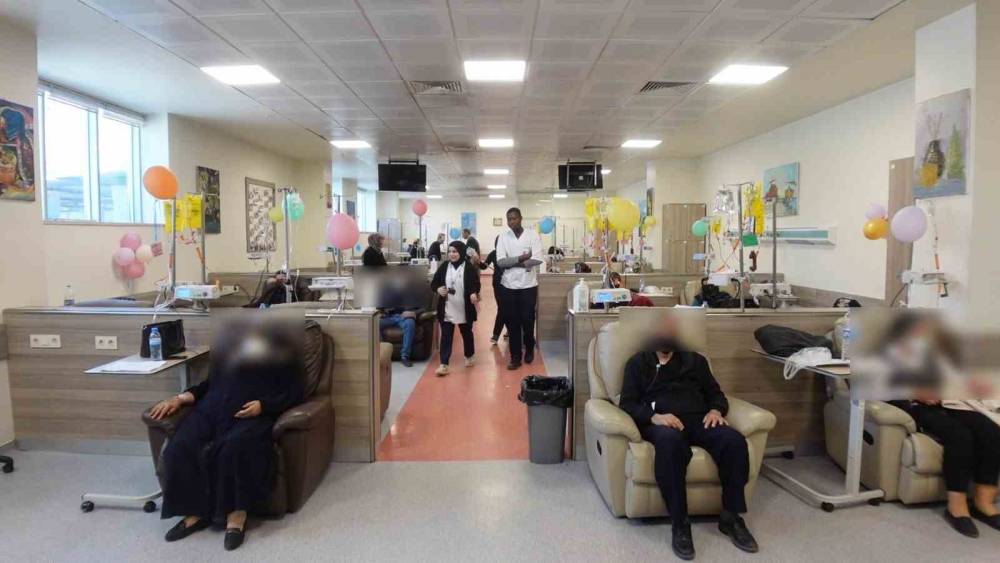 Elazığ&rsquo;da kanser hastalarına moral verildi
