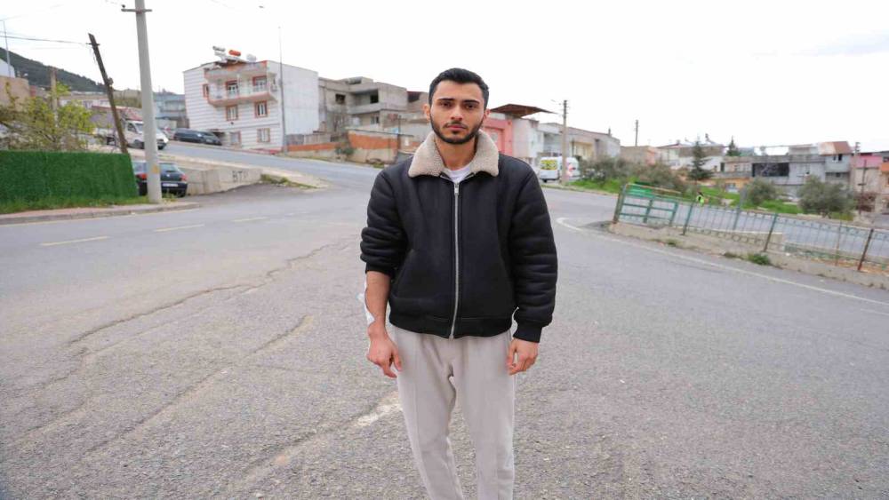 Otomobilin &ccedil;arpıp ka&ccedil;tığı motosiklet s&uuml;r&uuml;c&uuml;s&uuml;: "O an &ouml;lebilirdim. B&ouml;yle vicdansızlık olmaz"
