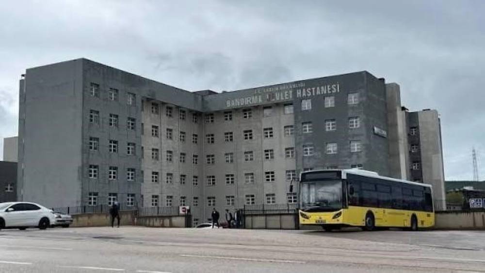 Bandırma&rsquo;da taziye evinde fenalaşan gen&ccedil; hayatını kaybetti
