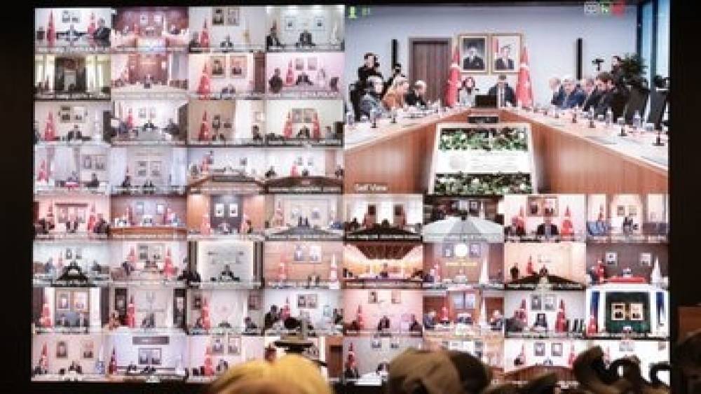 Bakan G&ouml;ktaş ve Bakan &Ccedil;ift&ccedil;i, 81 ilin valisi ile &ccedil;evrimi&ccedil;i toplantı yaptı
