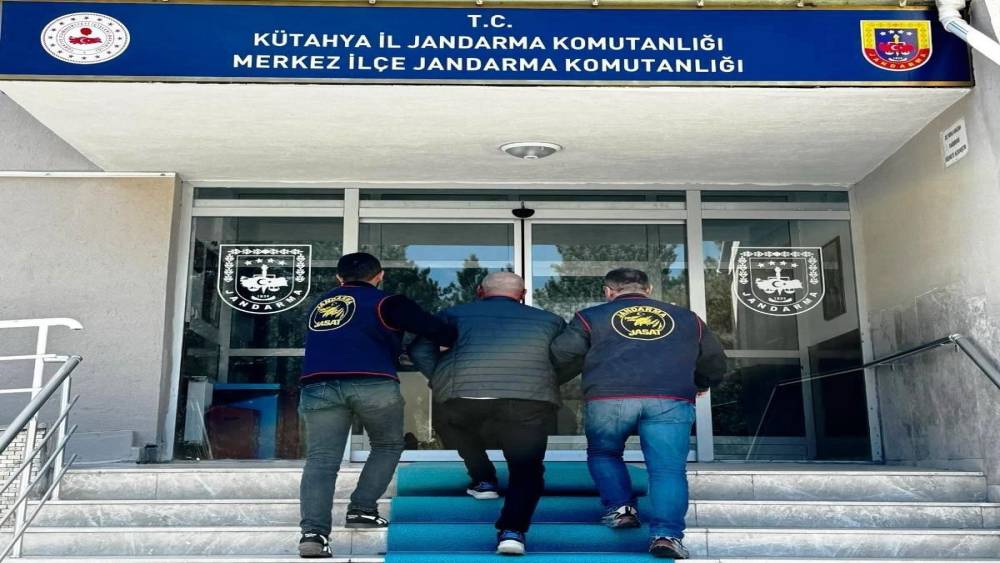 K&uuml;tahya&rsquo;da 1 ayda yakalanan 106 şahıstan 54&rsquo;&uuml; tutuklandı
