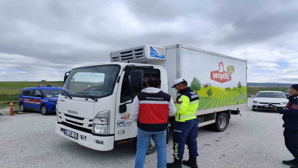 &Ccedil;avdarhisar&rsquo;da yol kontrol faaliyetleri
