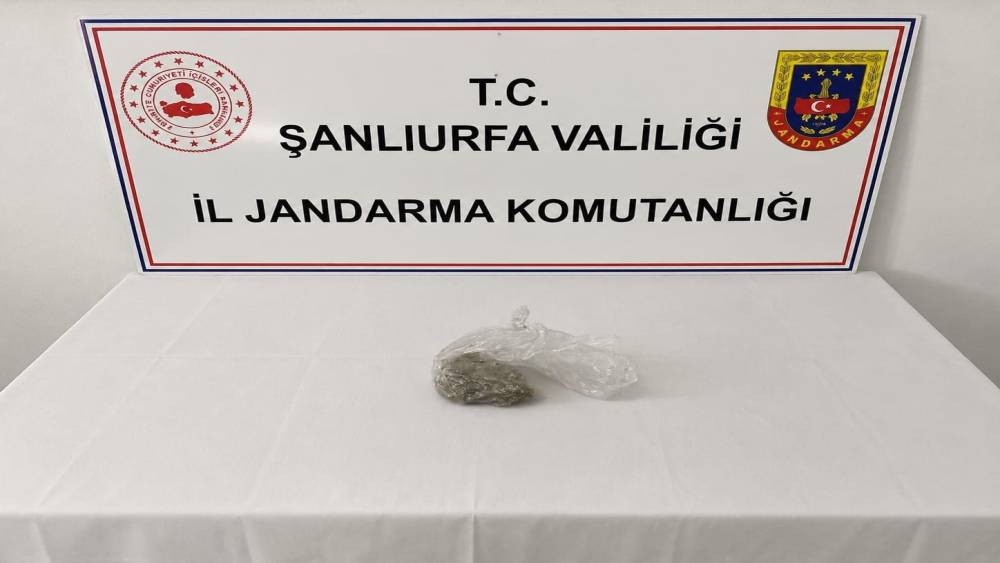 Uygulamada uyuşturucu, silah ve ka&ccedil;ak sigara ele ge&ccedil;irildi
