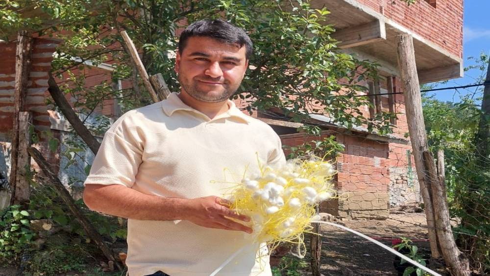 İpek b&ouml;ceği &uuml;reticisinden alternatif gelir &ccedil;ağrısı: 1 d&ouml;n&uuml;m araziden 130 bin lira gelir
