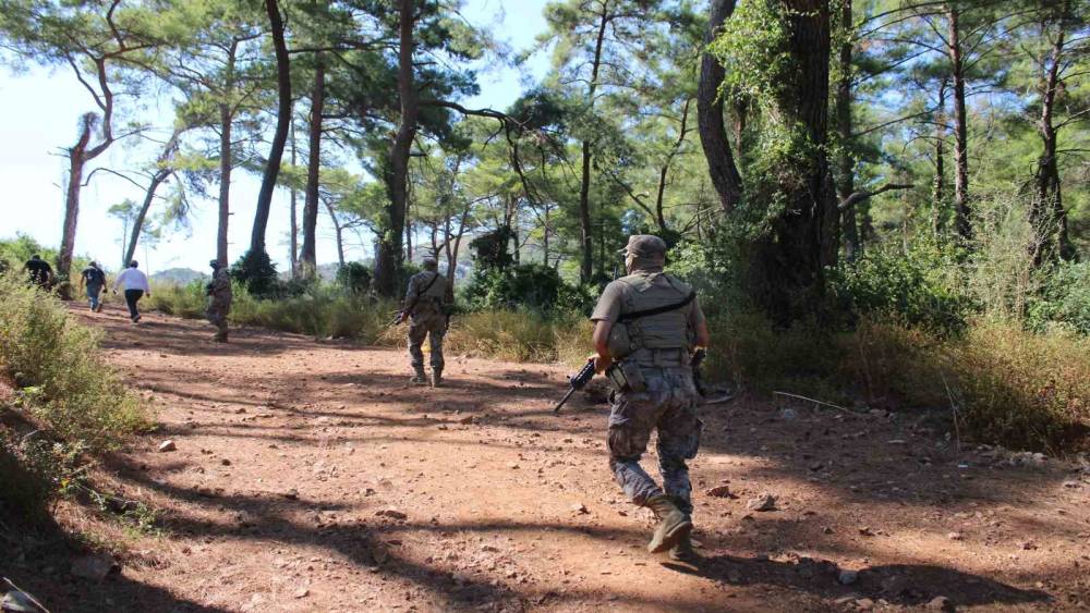Cumhurbaşkanı Recep Tayyip Erdoğan&rsquo;a y&ouml;nelik suikast girişiminde bulunan ekipteki Burkay Karatepe; Marmaris&rsquo;te yer g&ouml;steriyor
