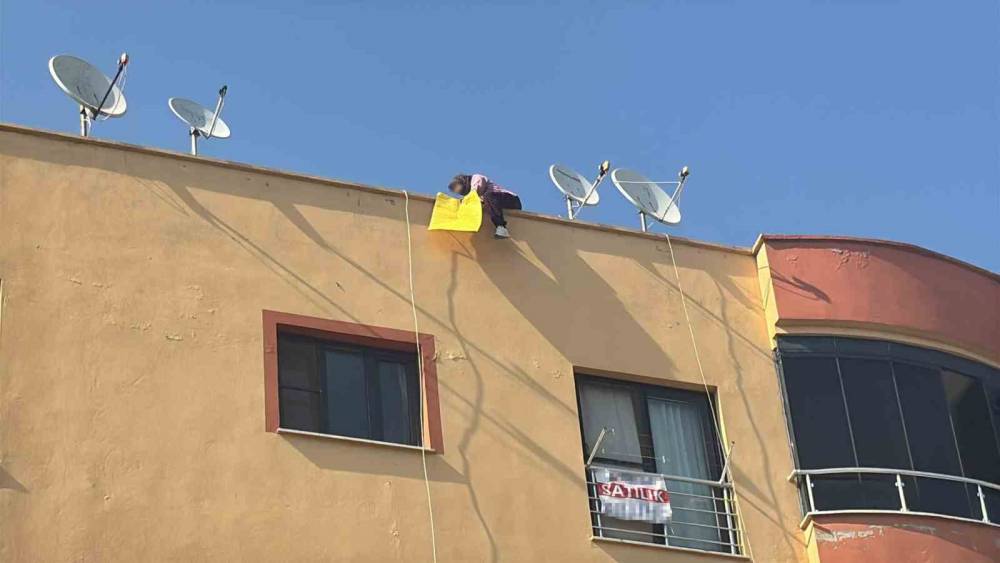 Emlak&ccedil;ı tarafından dolandırıldığını &ouml;ne s&uuml;ren kadın intihar girişiminde bulundu
