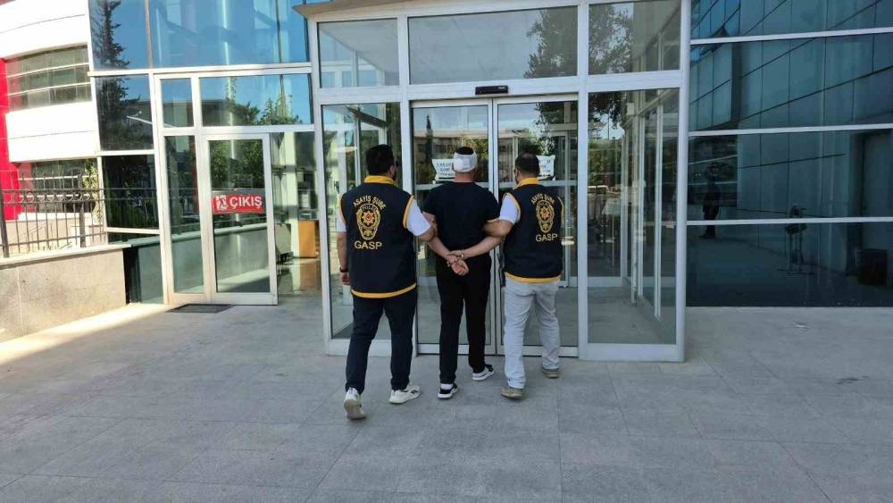 Dehşet sa&ccedil;an sevgili tutuklandı
