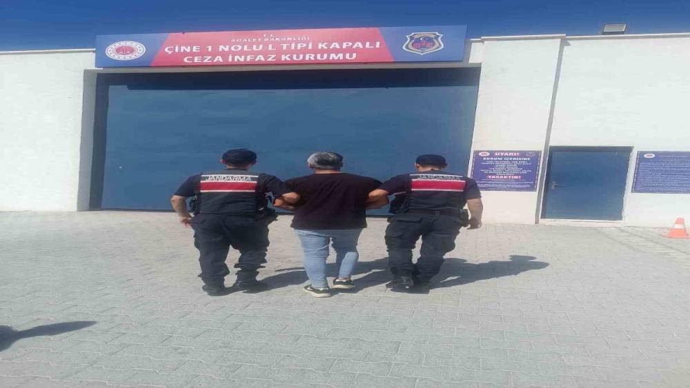 Karpuzlu&rsquo;da 8 yıl 4 ay hapis cezasıyla aranan h&uuml;k&uuml;ml&uuml; yakalandı
