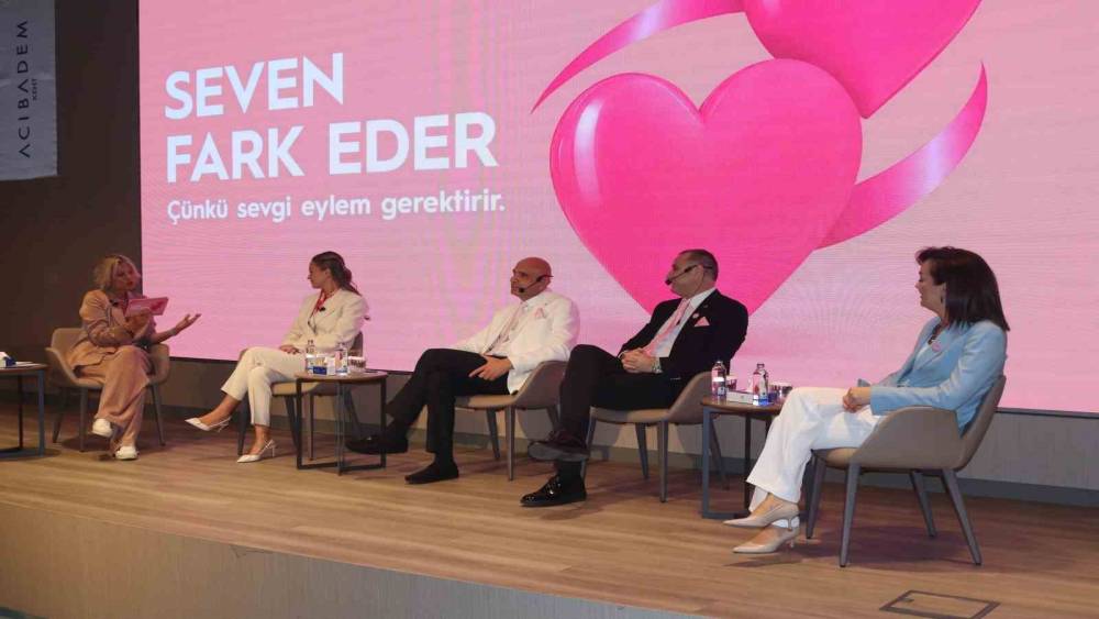 &rsquo;Seven fark eder&rsquo; vurgusuyla, meme kanserinde erken tanıya dikkat &ccedil;ekildi
