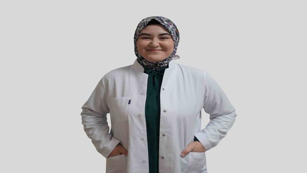 Uzm. Dr. Esra Ge&ccedil;gel hasta kabul&uuml;ne başladı
