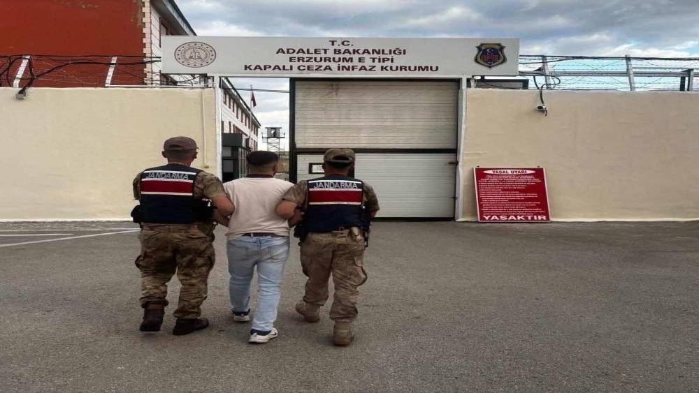 Erzurum&rsquo;da jandarmadan ka&ccedil;amadılar: 1 ayda 86 yakalama
