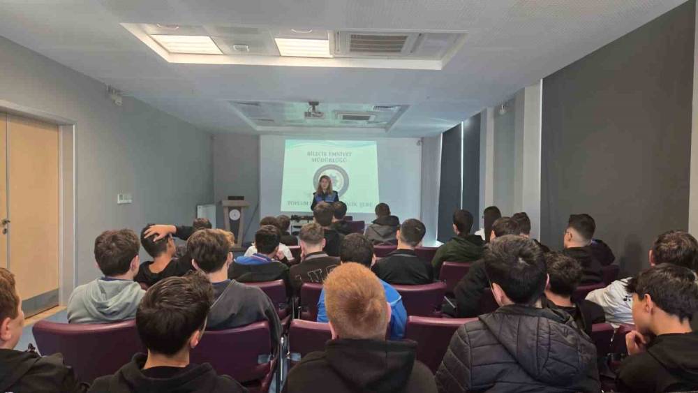 Bilecik&rsquo;te 95 lise &ouml;ğrencisine akran zorbalığı eğitimi
