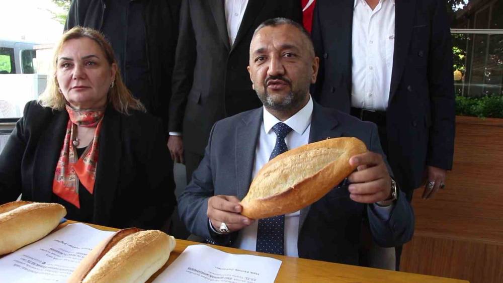 MHP&rsquo;den Amasya i&ccedil;in &rsquo;halk ekmek&rsquo; &ccedil;ağrısı: "Amasya&rsquo;da ekmek komşu şehirlerden pahalı"
