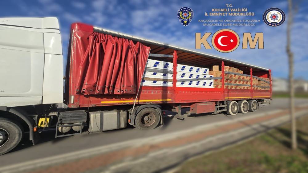 Kocaeli’de 9 milyon 780 bin sahte bandrollü boş makaron ele geçirildi
