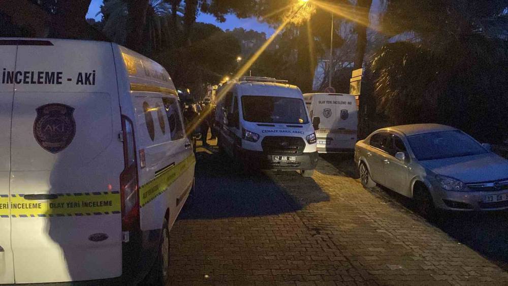 Aydın&rsquo;da yaşlı &ccedil;ift evlerinde bı&ccedil;aklanarak &ouml;ld&uuml;r&uuml;lm&uuml;ş halde bulundu
