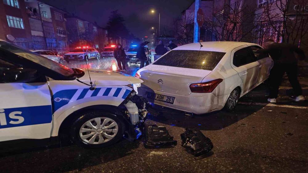 Kayseri&rsquo;de polis aracı ile otomobil &ccedil;arpıştı: 1 yaralı
