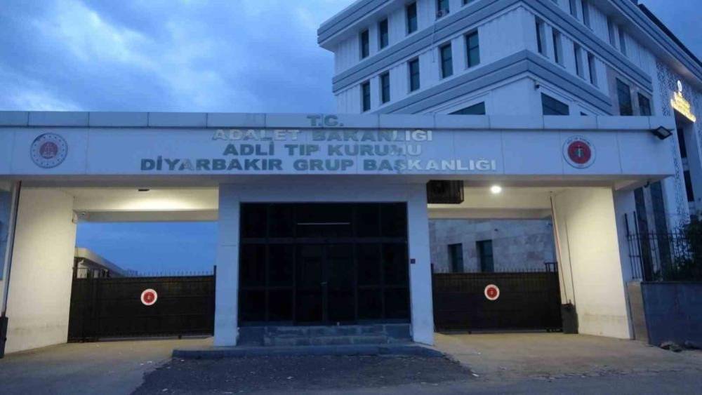 Diyarbakır&rsquo;da akraba aileler arasında kavga: 1 &ouml;l&uuml;, 3 yaralı
