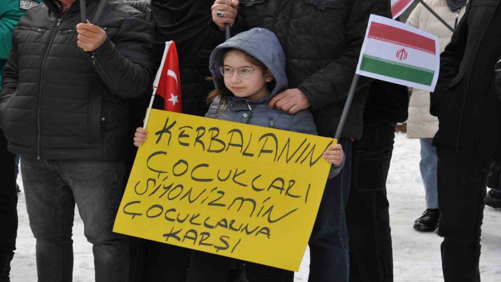 Kars&rsquo;ta Caferiler İran&rsquo;a d&uuml;zenlenen saldırıları kınadı

