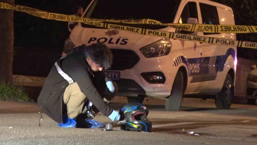 Antalya&rsquo;da &rsquo;taralı&rsquo; kavga: 1 yaralı
