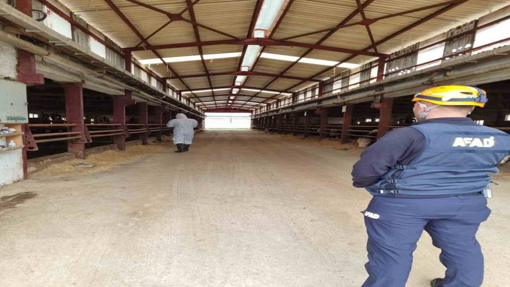 &Ccedil;iftlikteki gaz sızıntısı ihbarı ekipleri harekete ge&ccedil;irdi
