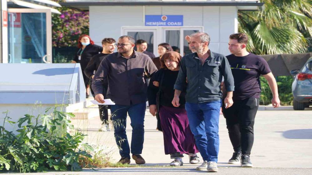 K&uuml;bra&rsquo;yı hayattan koparanlar, sosyal medya hesabına girip yaşıyor s&uuml;s&uuml; vermiş
