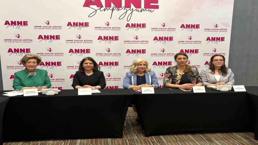 Anneler G&uuml;n&uuml; &ouml;ncesi "Bilgili Anneler Sağlıklı Nesiller" sempozyumu
