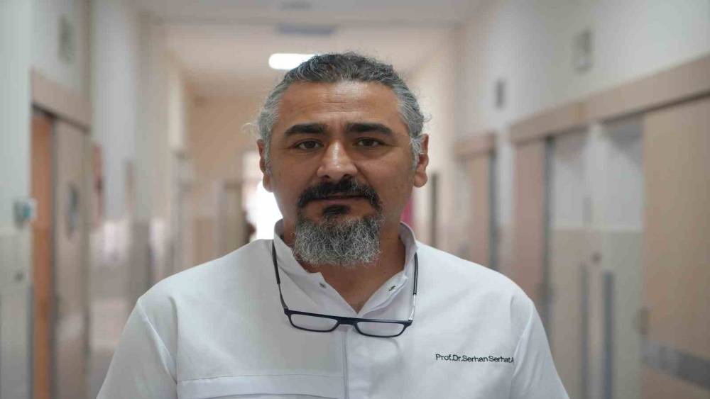 Asfalt patileri yakıyor, pisi pisi otu tehlike sa&ccedil;ıyor: Uzmanından sıcak hava uyarısı
