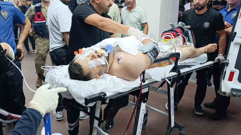 Şanlıurfa&rsquo;da hastane bah&ccedil;esinde silahlı saldırı: 1&rsquo;i &ccedil;ocuk 2 yaralı
