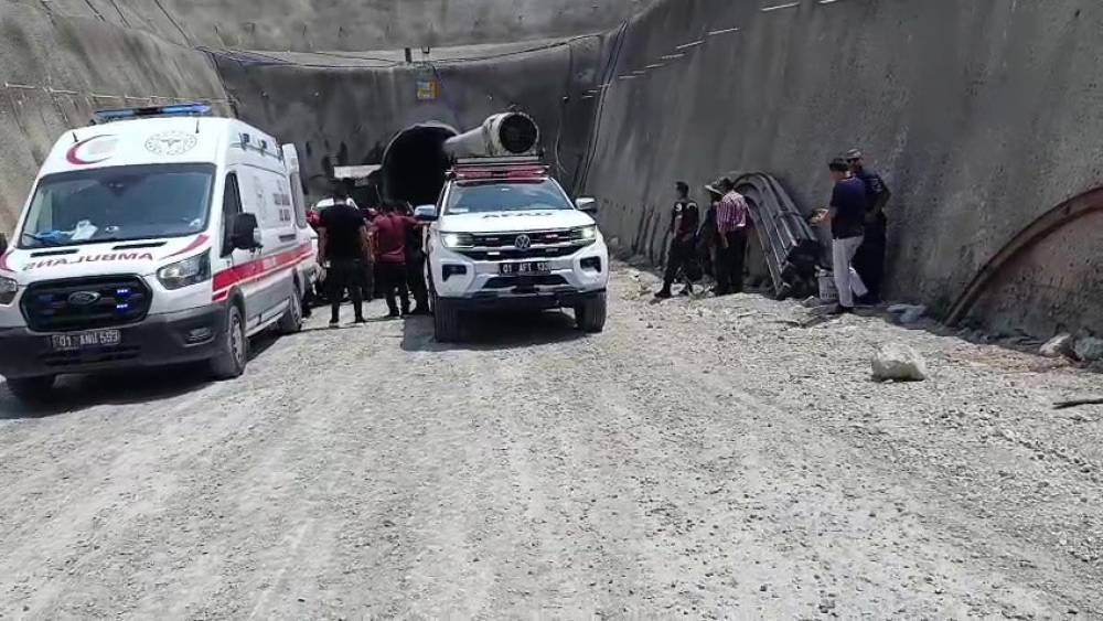 İ&ccedil;me suyu projesinde g&ouml;&ccedil;&uuml;k: 1 iş&ccedil;i hayatını kaybetti, 1&rsquo;i ağır yaralı
