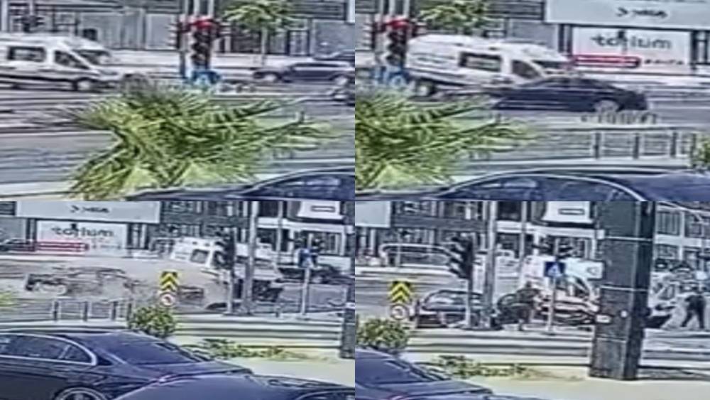 Ambulans ile otomobil &ccedil;arpıştı: 3&rsquo;&uuml; sağlık &ccedil;alışanı 5 yaralı
