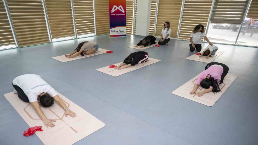 Mersin&rsquo;de &lsquo;Duruşunla G&uuml;&ccedil;len&rsquo; projesi
