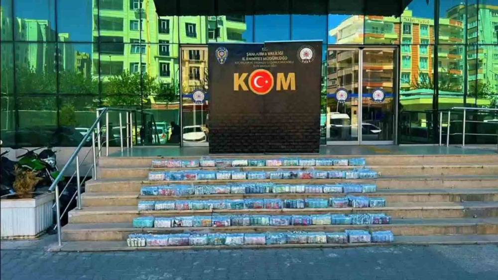 Şanlıurfa&rsquo;da 4 milyon lira değerinde ka&ccedil;ak t&uuml;t&uuml;n &uuml;r&uuml;n&uuml; ele ge&ccedil;irildi
