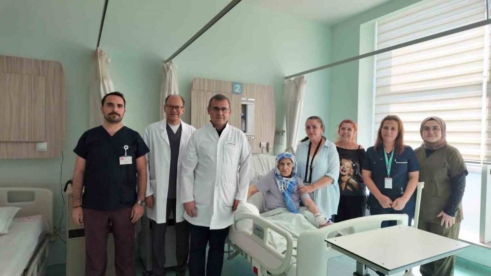 Kalp kapağında ezber bozan operasyon
