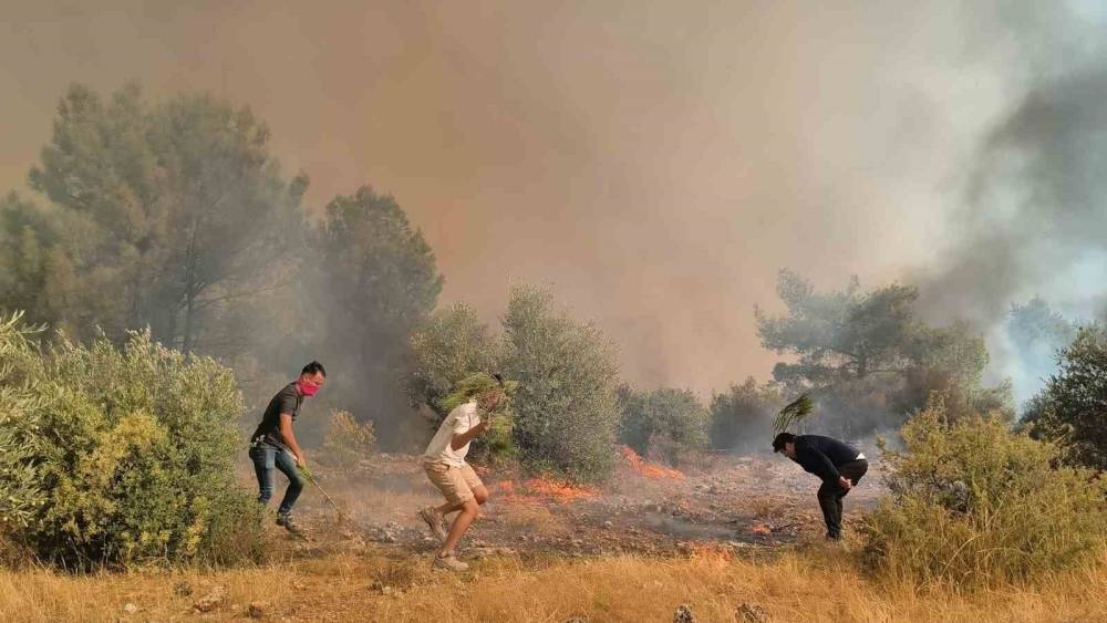 Aksu&rsquo;daki orman yangınının kontrol altına alma &ccedil;alışmaları devam ediyor
