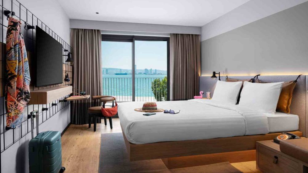 R&ouml;nesans&rsquo;ın hayata ge&ccedil;irdiği projede yer alan Moxy İzmir kapılarını a&ccedil;tı
