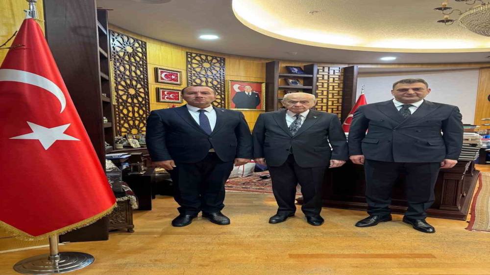 MHP Bursa&rsquo;da bayrağı Mehmet Emin &Ouml;zcanbaz devralıyor
