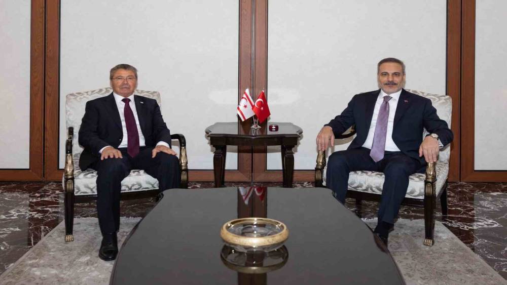Bakan Fidan, KKTC Başbakanı &Uuml;stel ile g&ouml;r&uuml;şt&uuml;
