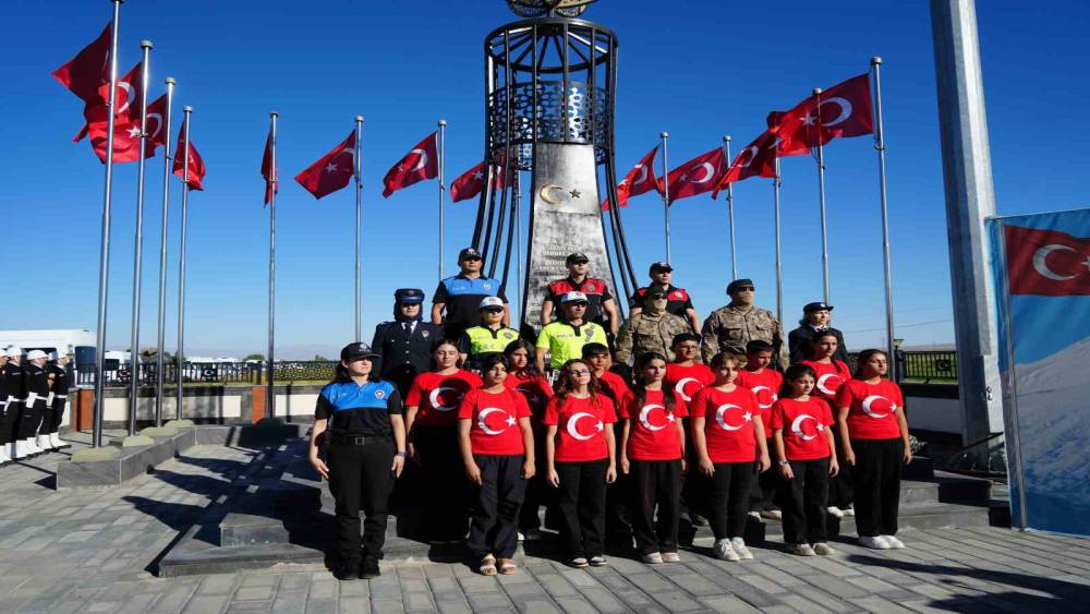 Iğdır&rsquo;da Dilucu şehitleri dualarla anıldı
