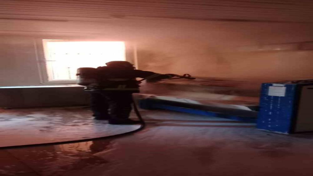 Kız yurdunda k&uuml;&ccedil;&uuml;k &ccedil;aplı yangın ekipleri harekete ge&ccedil;irdi
