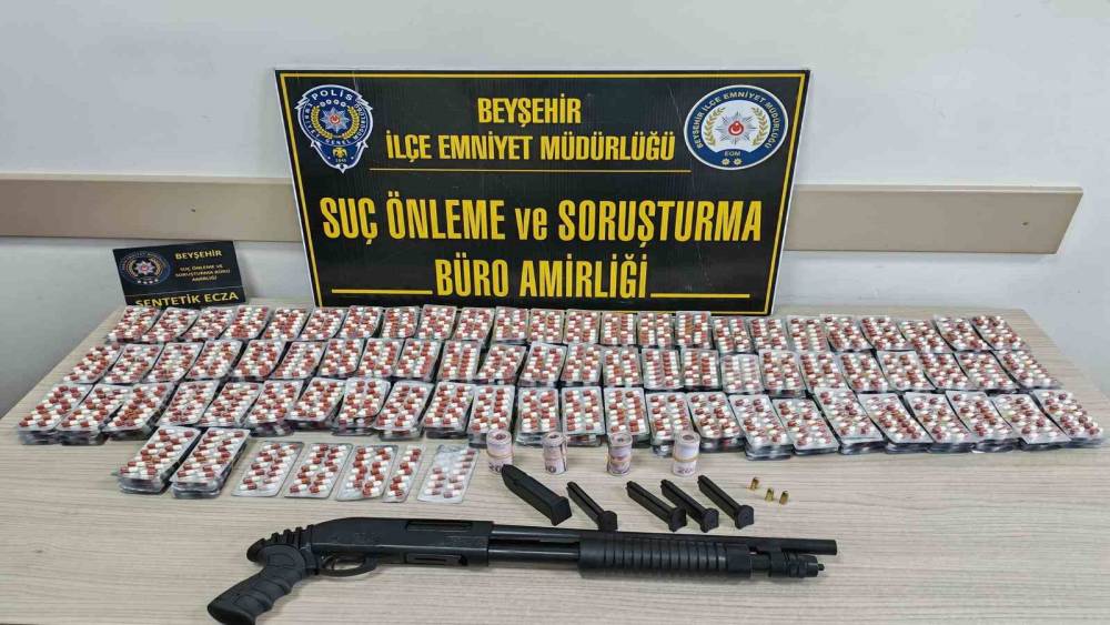 Konya&rsquo;da polis ekiplerinden uyuşturucu operasyonu: 5 g&ouml;zaltı
