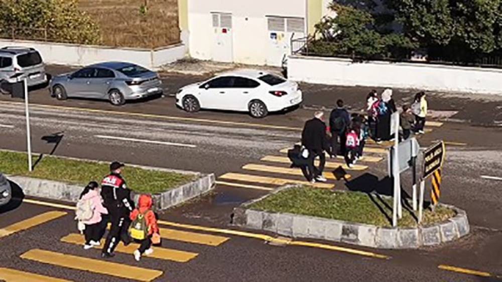 Erzurum&rsquo;da okul &ccedil;evrelerinde g&uuml;venlik denetimleri s&uuml;r&uuml;yor
