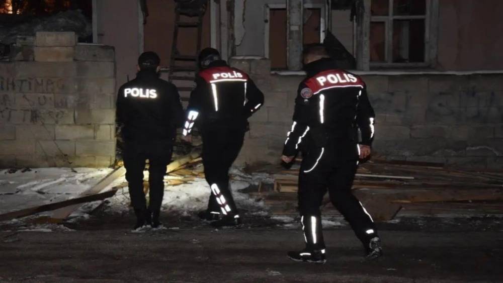 Erzincan&rsquo;da aranan 35 ş&uuml;pheli yakalandı
