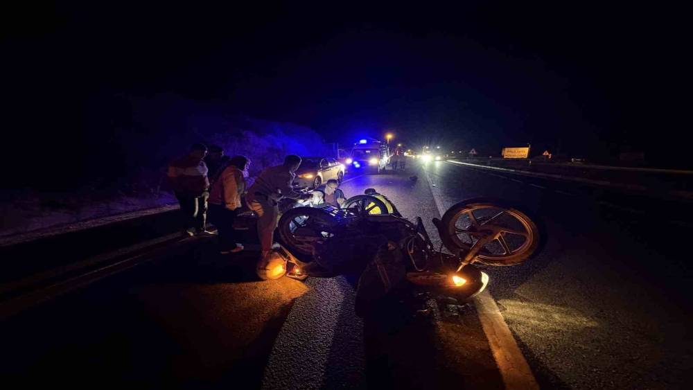 Kastamonu&rsquo;da motosiklet trakt&ouml;re &ccedil;arptı: 1 yaralı
